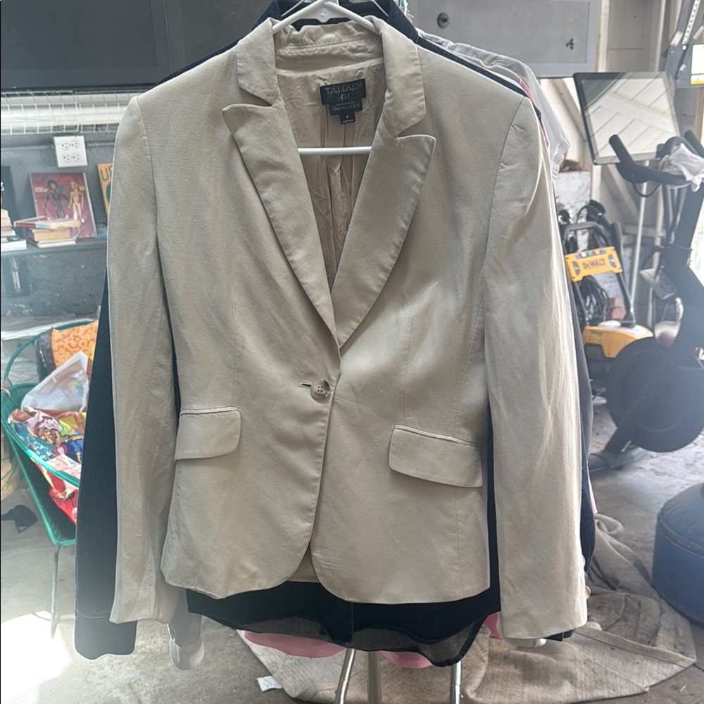 Tahari Women's Cream Blazer